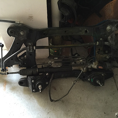 發(fā)動機(jī)下懸架組合